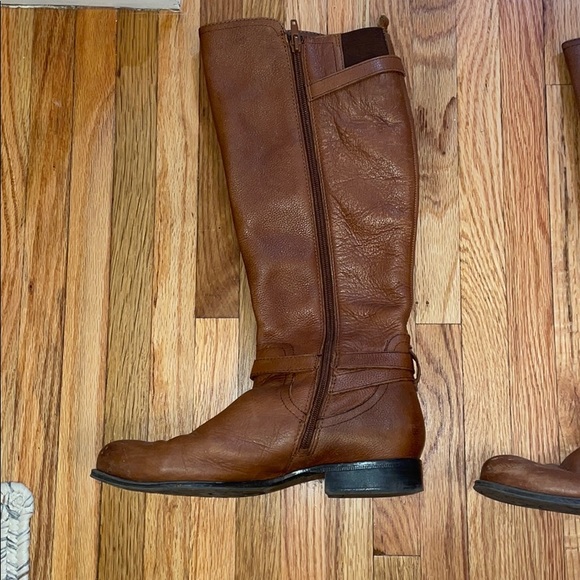 Lightly worn Naturalizer boots - Picture 3 of 4